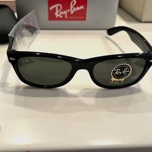 RAY BAN NEW WAYFARER Brand New Unworn Black sunglasses - unisex